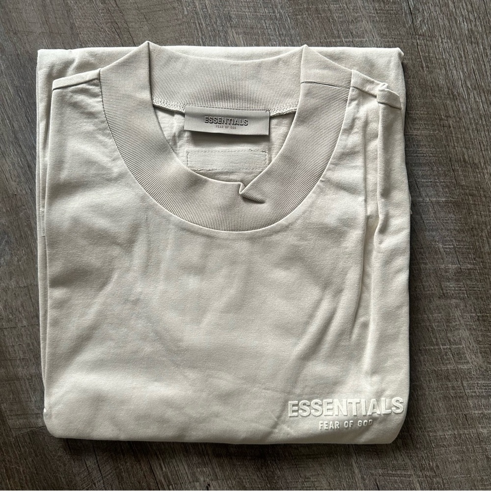 ESSENTIALS Fear of God Tee NWT size Large Tan